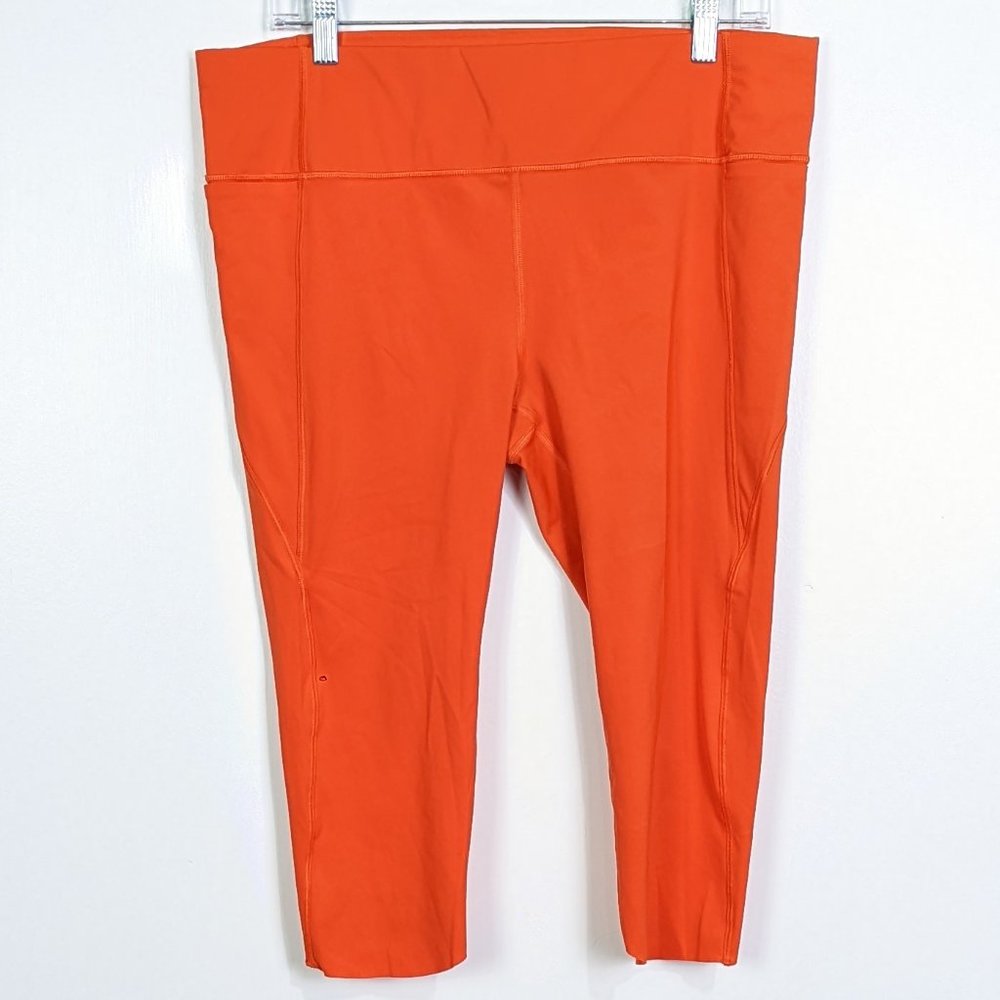 Fabletics Orange Athletic Capri Pants Size L, like new